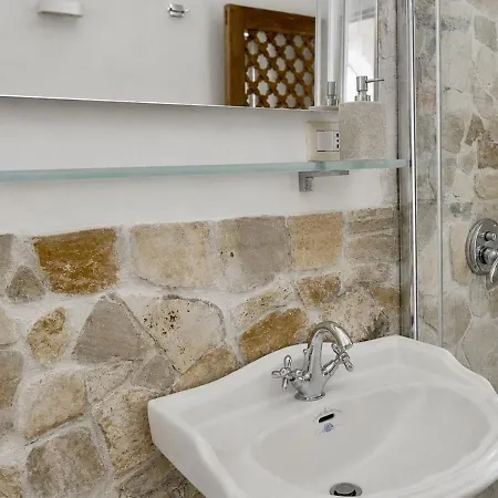 Grazia Villa *